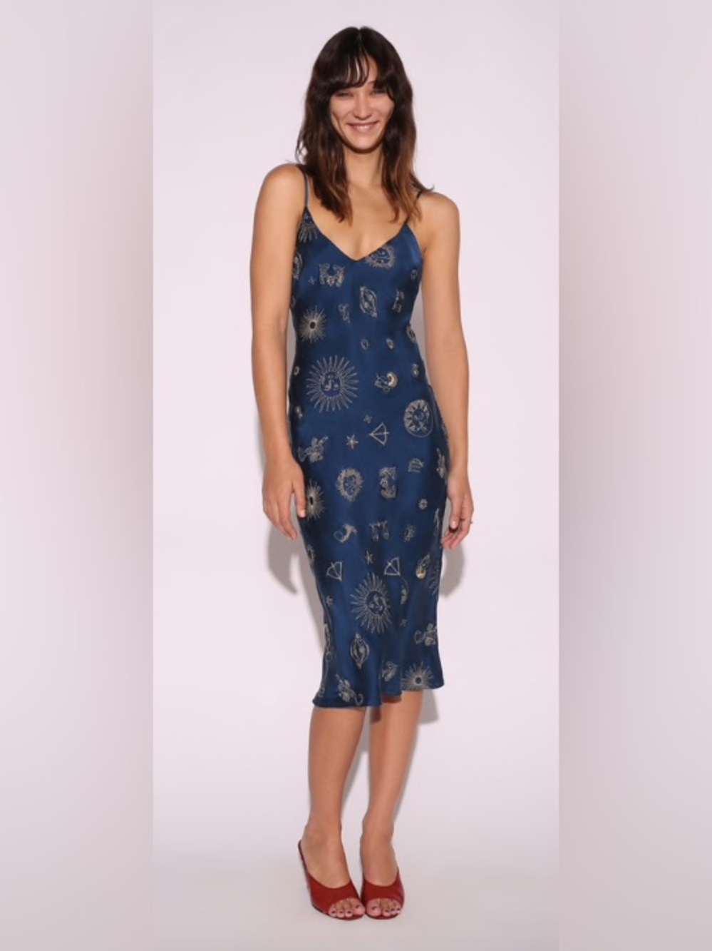 REALISATION PAR The 1996 Dress – Zodiac
